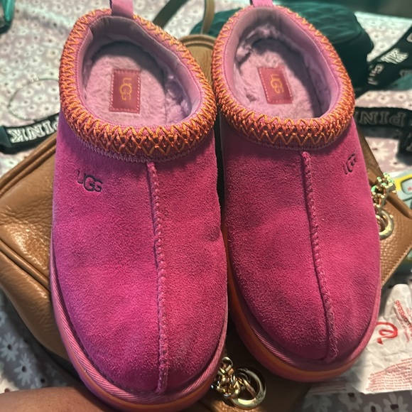 Ugg slides - Picture 2 of 8